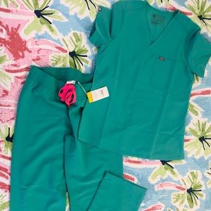 Figs surgical green scrubs